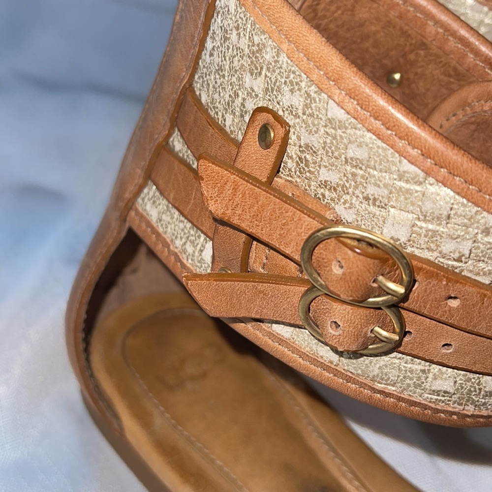 Gentle Used UGG ankle sandal size 8.5 zipper in back. Some wear on right toe. - Picture 3 of 7